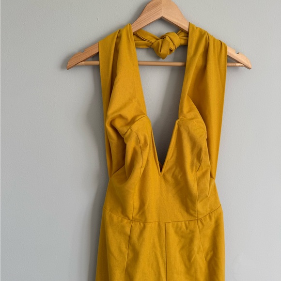 NWT Lulu's Golden Cotton Linen Blend Halter Jumpsuit - Picture 3 of 8
